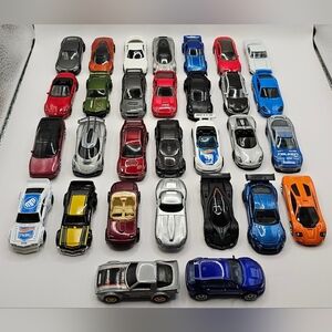 30 Loose Hot Wheels: Various Makes and Models